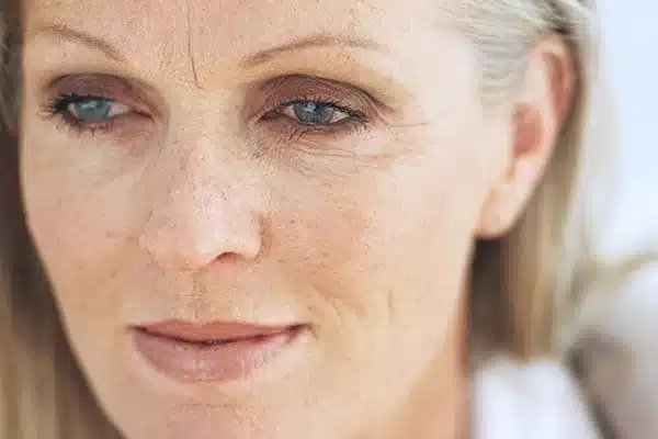 Peau mature : les rituels essentiels pour préserver sa beauté naturelle avec le temps