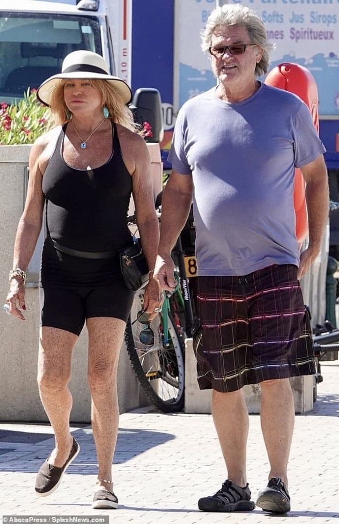 Le couple lors d'une promenade