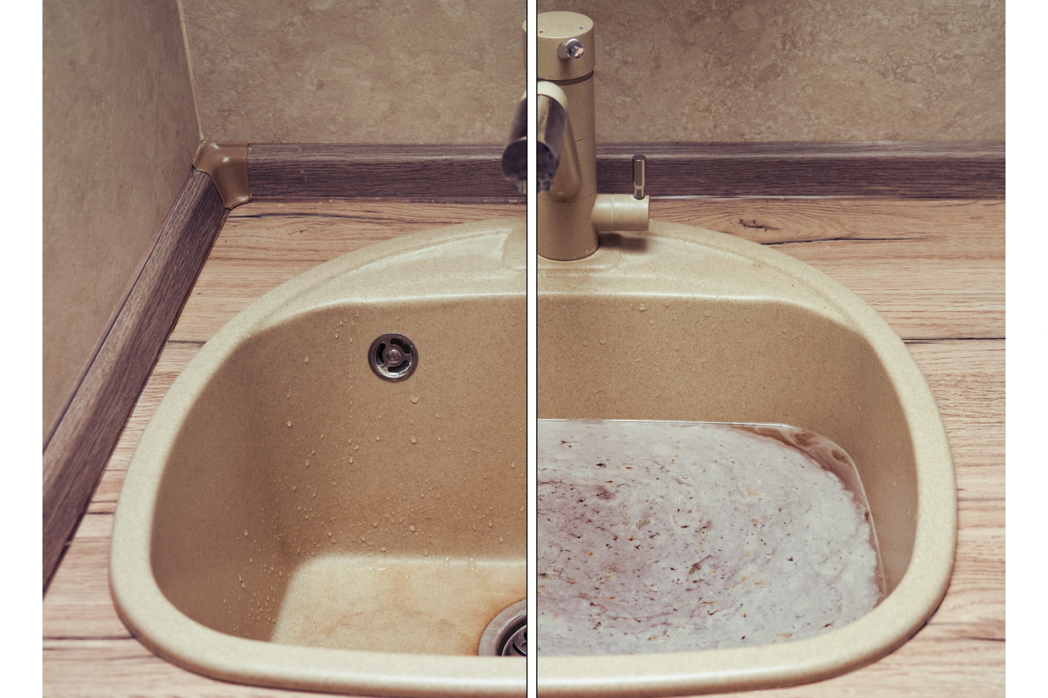 Bouteille en plastique, bicarbonate, vinaigre et sel posés sur un plan de travail