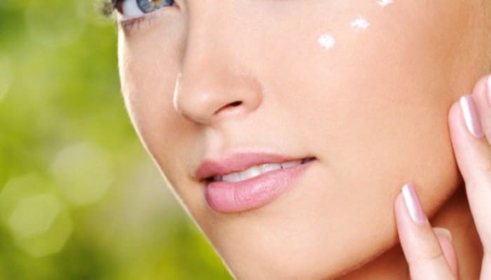 Peau mature : les rituels essentiels pour préserver sa beauté naturelle avec le temps