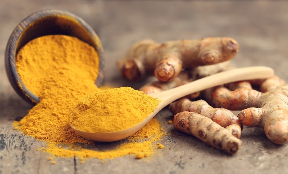 Curcuma et citron pour les taches cutanées