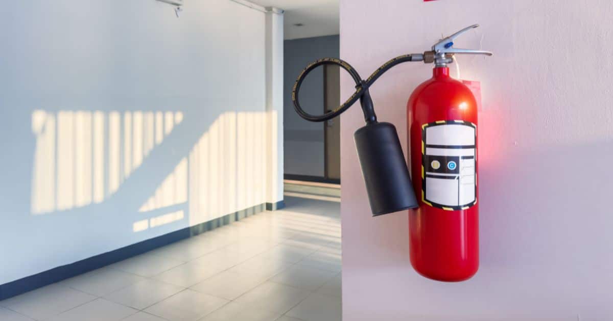 Extinction de feu avec bicarbonate