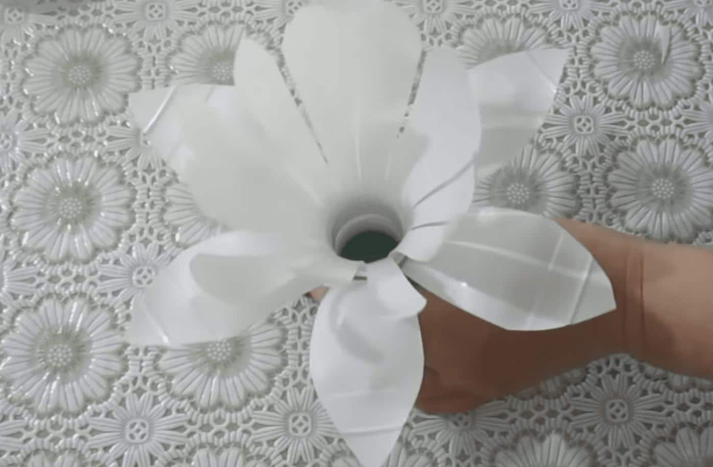 Création du pistil avec une paille