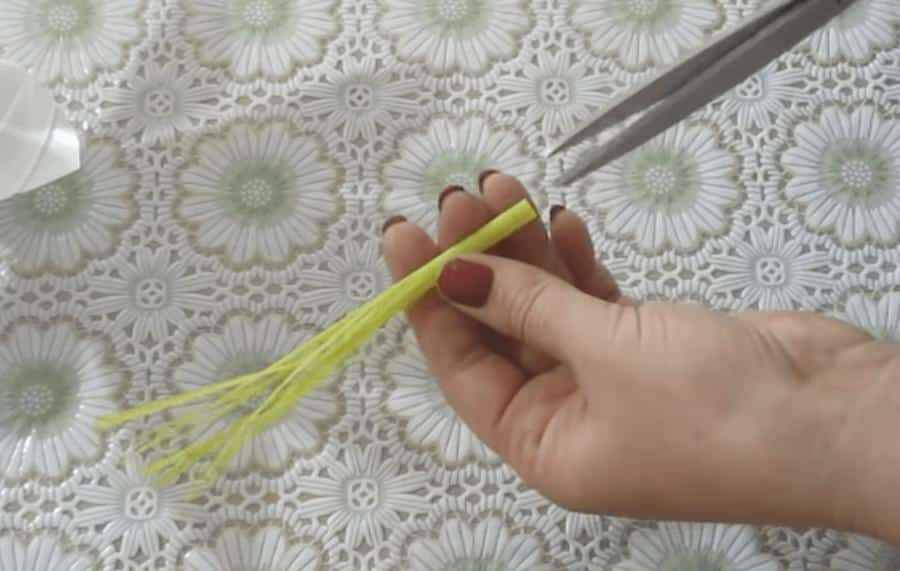 Montage final de la fleur en plastique
