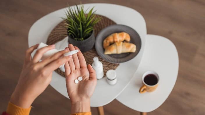 Médicaments et petit-déjeuner