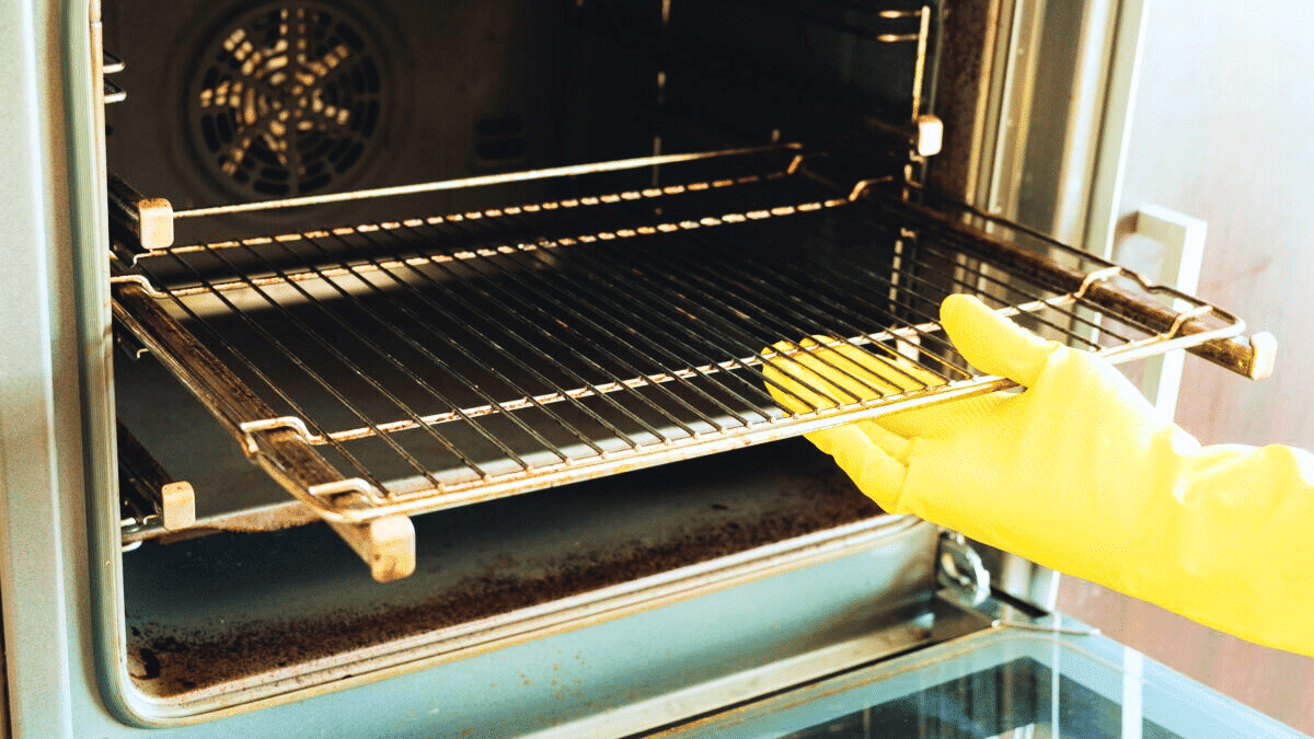 Grilles de four avant et après nettoyage