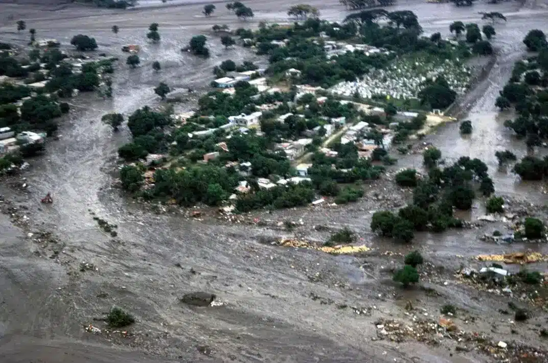 Vue aérienne d'Armero dévastée par l'éruption
