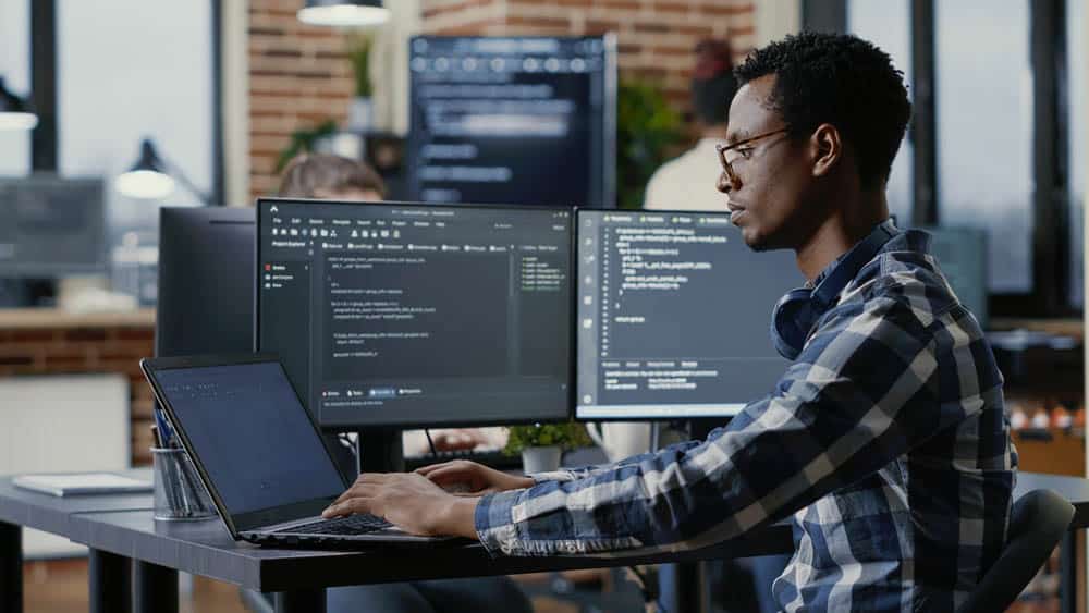 Programmeur au travail