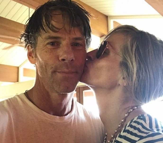 Portrait rapproché et souriant de Julia Roberts et Daniel Moder