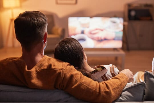 Les petites habitudes féminines irrésistibles qui touchent les hommes en plein cœur