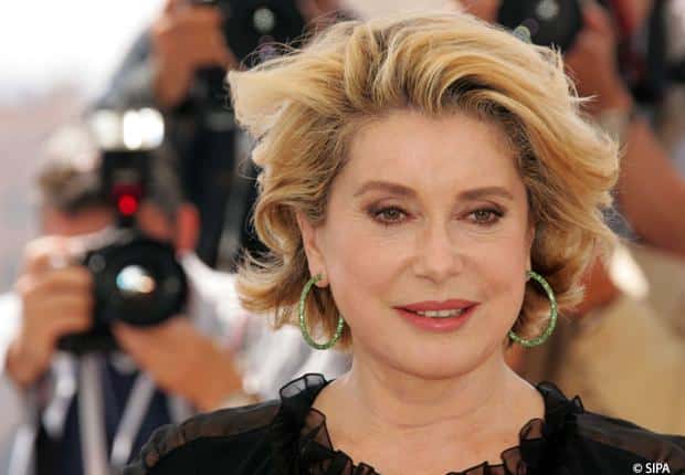 Illustration d'un massage doux du visage