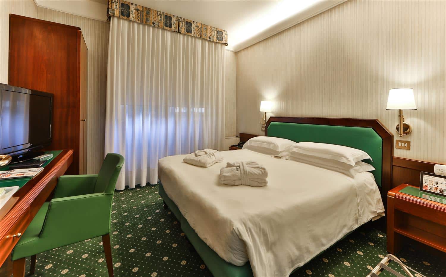 Télévision à l’hôtel : le geste simple qui protège vos données personnelles dès la porte franchie