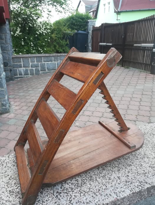 Pressoir traditionnel en bois pour fromage artisanal