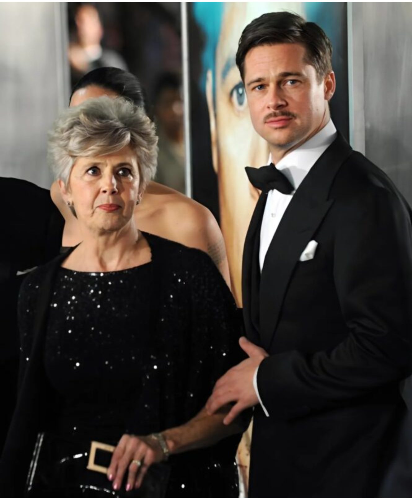 Jane Pitt, mère de Brad Pitt, souriante