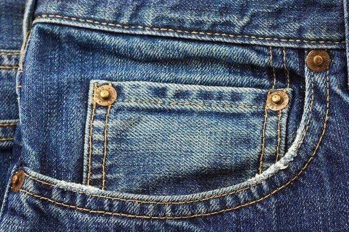 Ce petit orifice au bas de votre cadenas n’a rien d’anodin : voici pourquoi il est indispensable