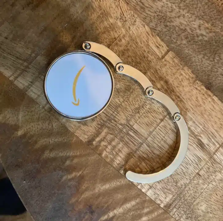 Petit crochet métallique design