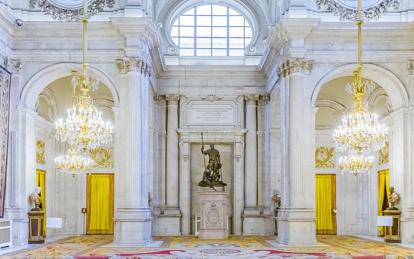Intérieur somptueux d'un palais royal