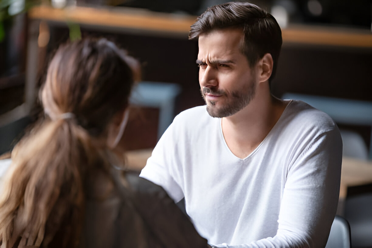Ces 7 comportements masculins qui poussent les femmes à prendre la poudre d’escampette