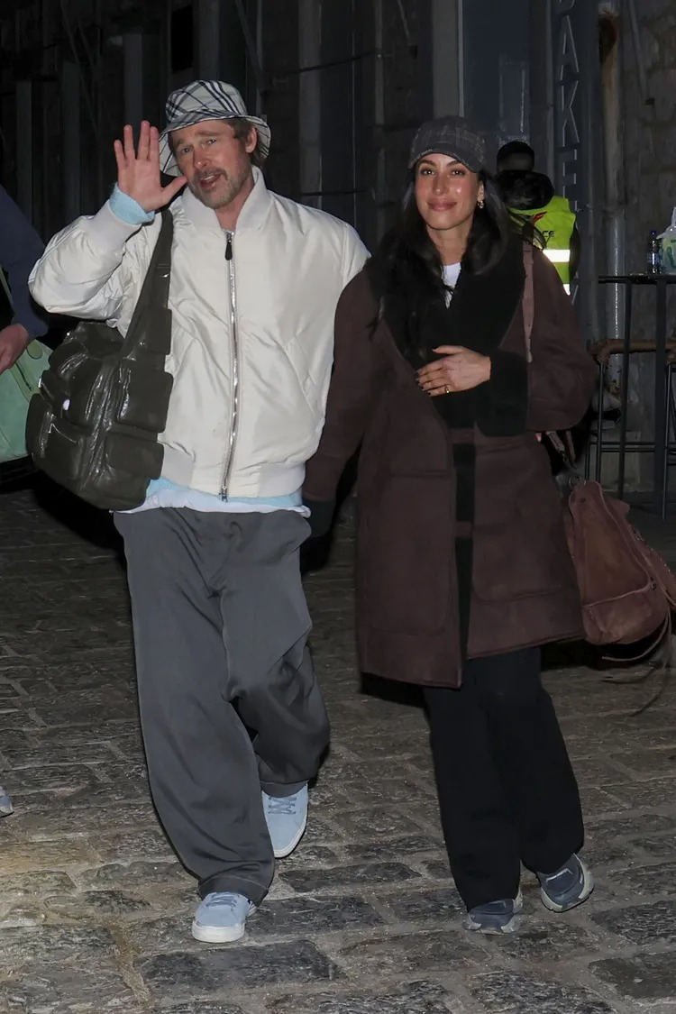 Portrait de Brad Pitt et Inès de Ramon lors de leur promenade