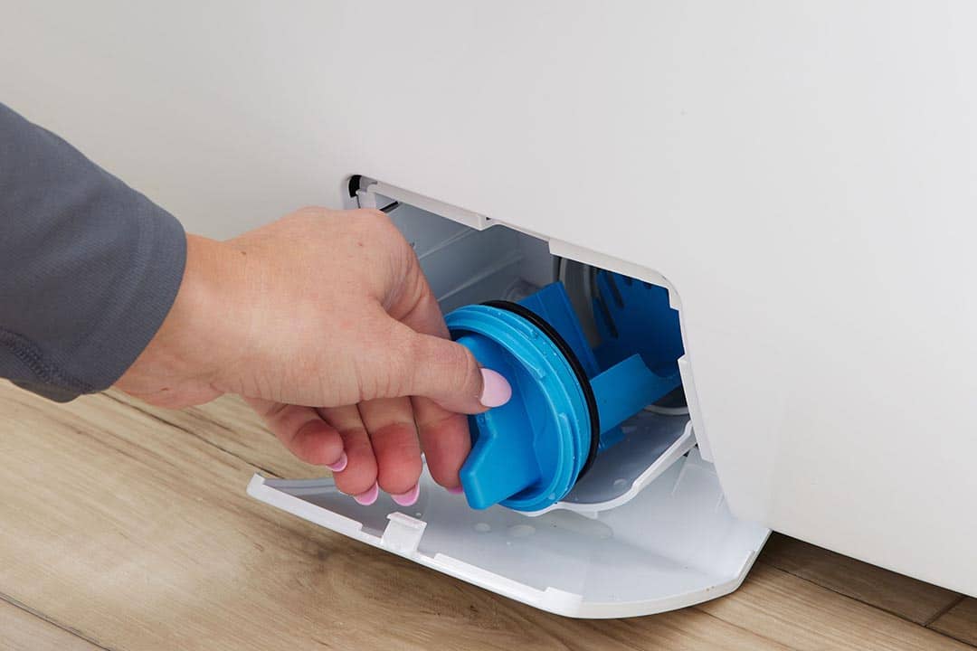 Ce petit tiroir caché dans votre lave-linge mérite une visite mensuelle : voici pourquoi il transforme vos lessives
