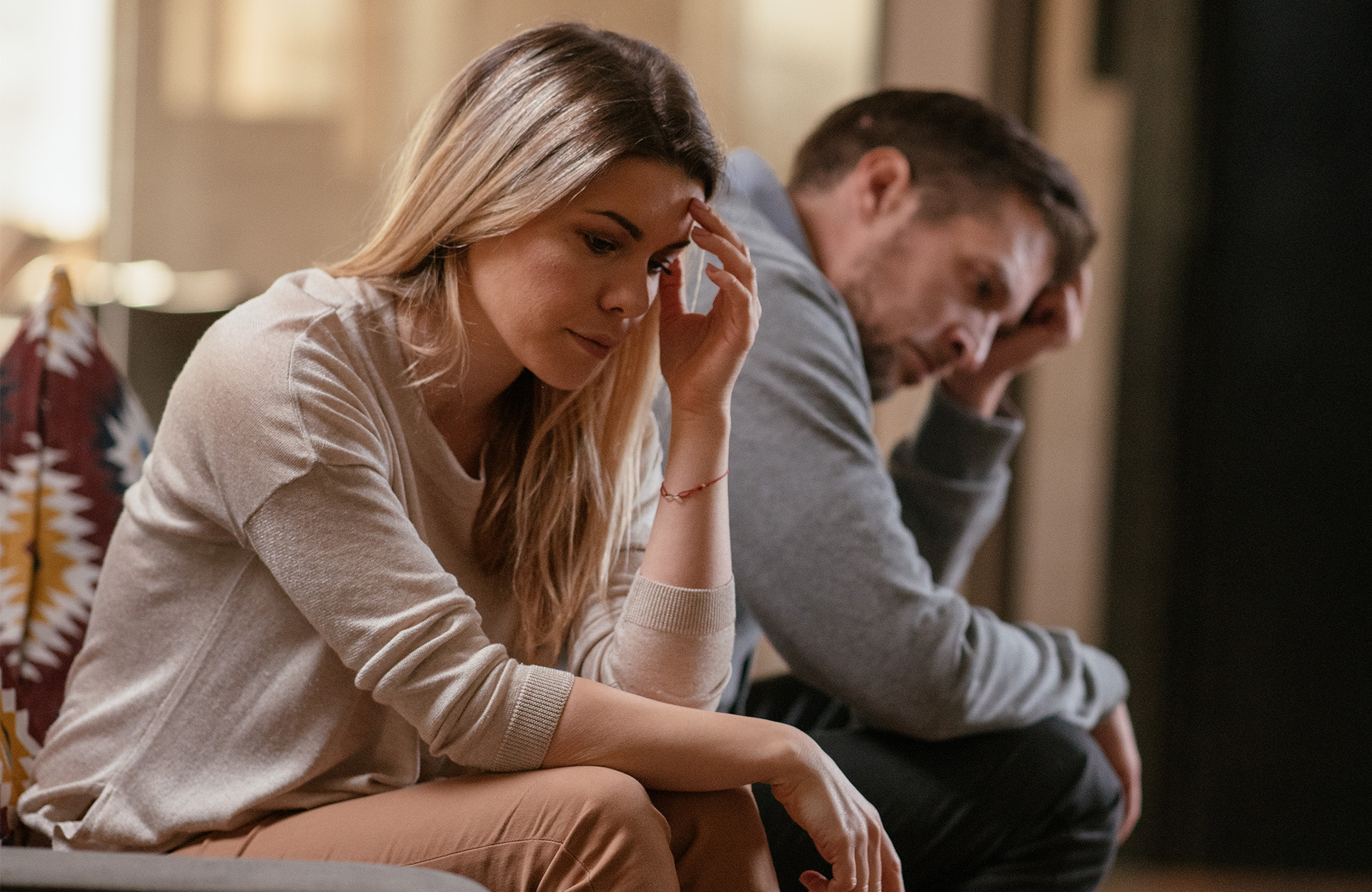 Homme stressé au travail