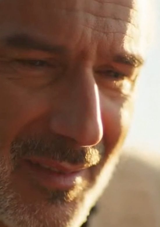 Image illustrant la rencontre entre l'enfant et l'homme d'affaires