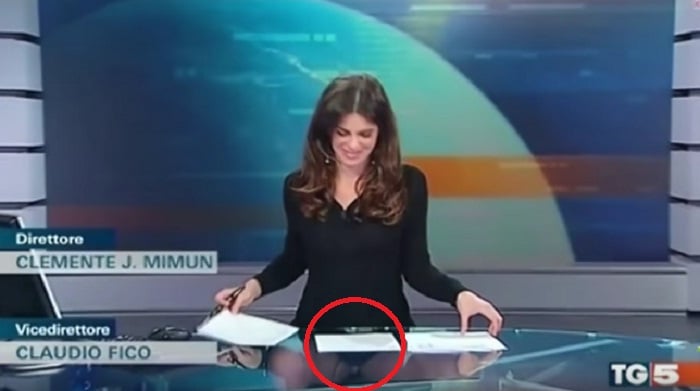 Mauvaise surprise en direct : le bureau transparent d’une présentatrice italienne affole la toile