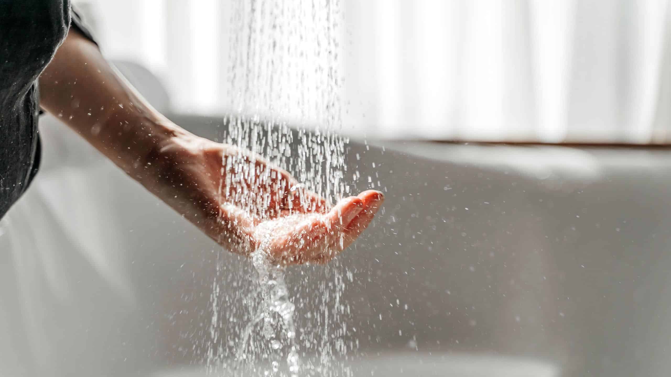 Se doucher tous les jours : bonne ou mauvaise idée ? Voici ce qu’en disent les experts