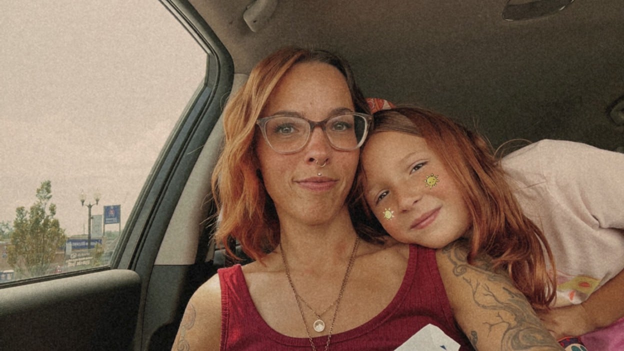 Un micro-ondes, un jouet et un drame : l’histoire de Scarlett, 7 ans, qui alerte les parents