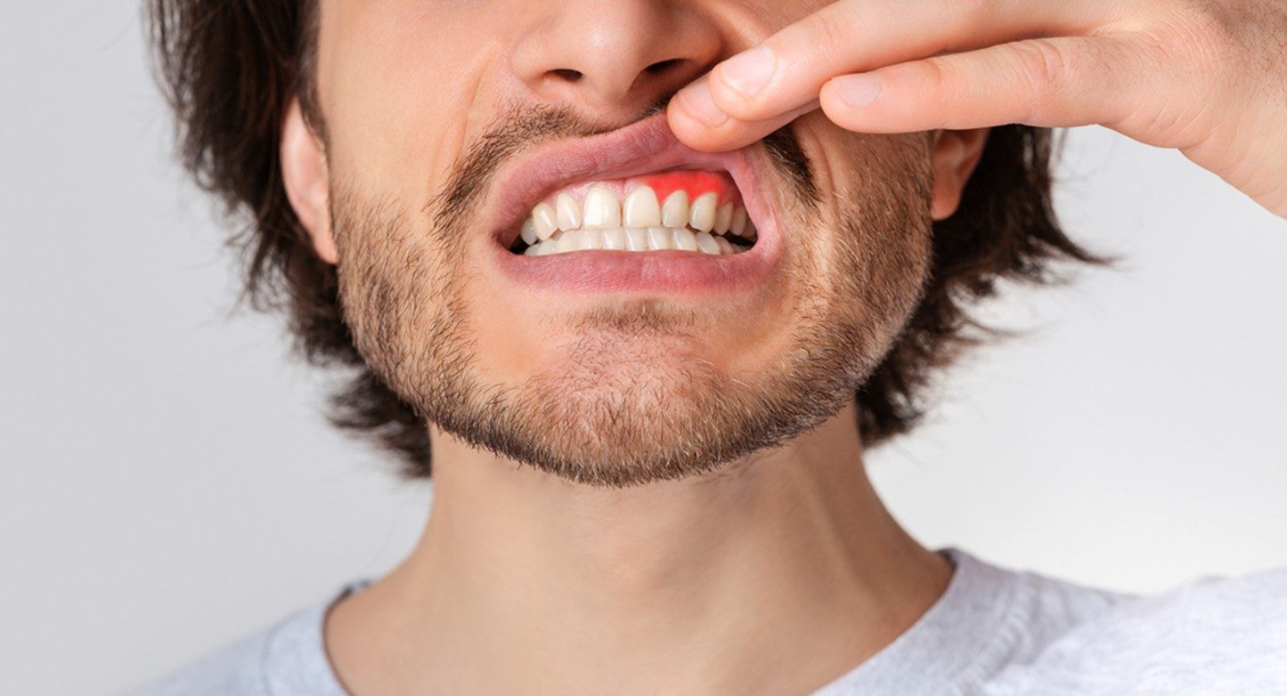 Quand le corps parle : ces 10 douleurs physiques qui révèlent un mal-être émotionnel
