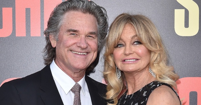 Goldie Hawn et Kurt Russell souriants et complices