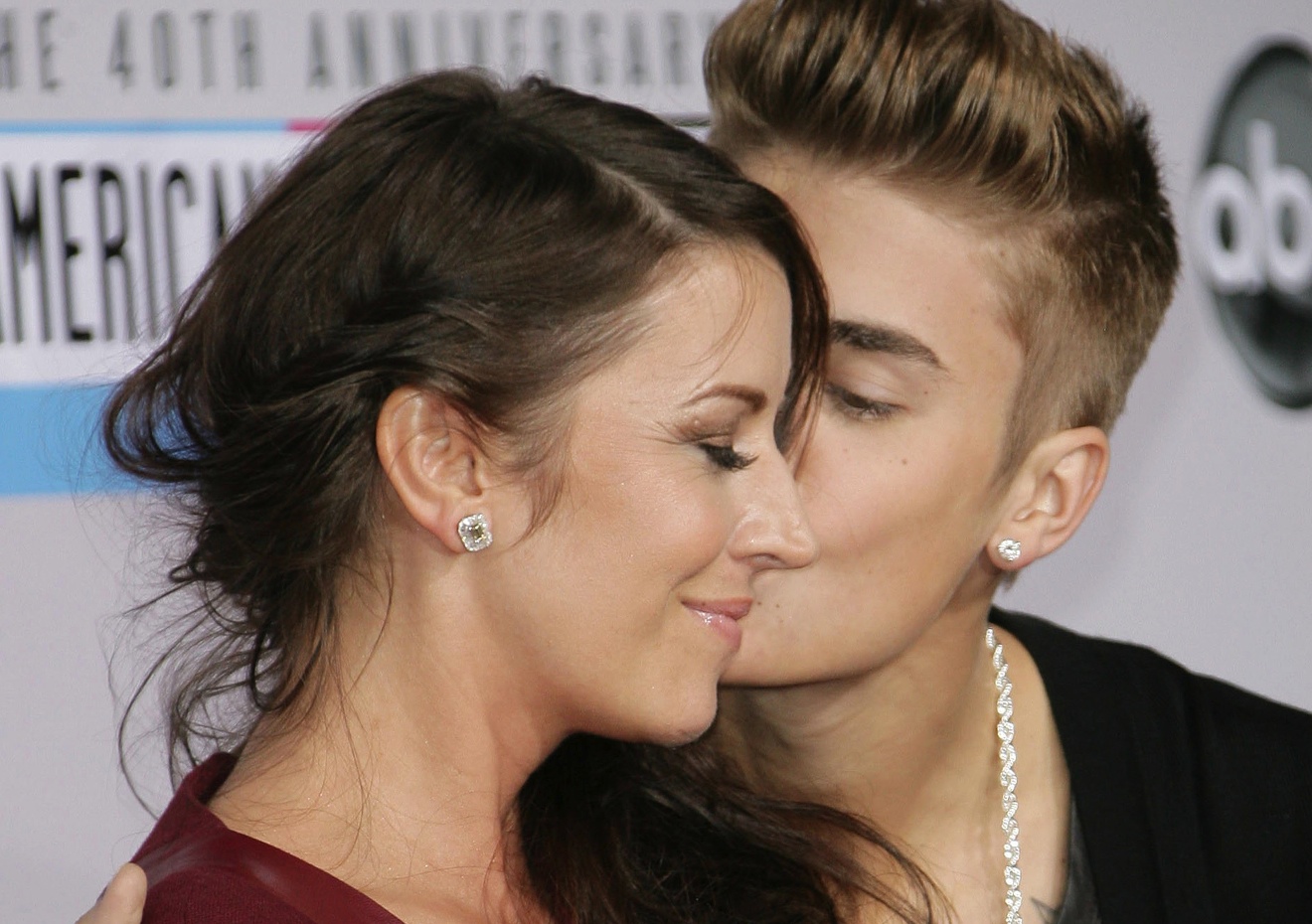 Pattie Mallette et Justin Bieber souriants