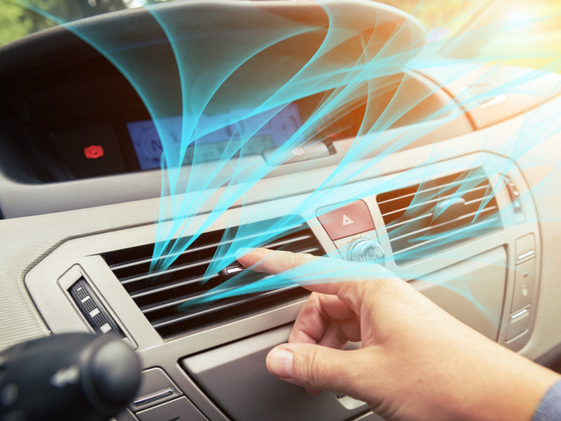 Voiture en plein soleil
