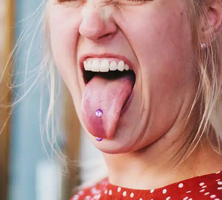 Piercing lingual : ce que révèle vraiment cet accessoire méconnu