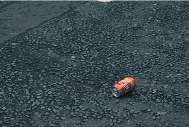Stop au sucre qui ronge vos os : le soda que vous buvez chaque jour est un tueur silencieux