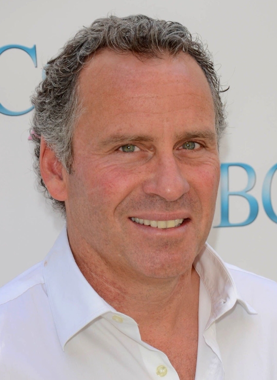 Ethan Wayne aujourd'hui, souriant