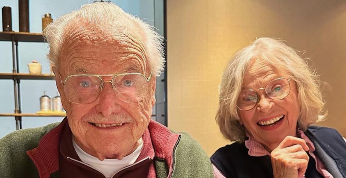 William Daniels récent, l'air serein et souriant