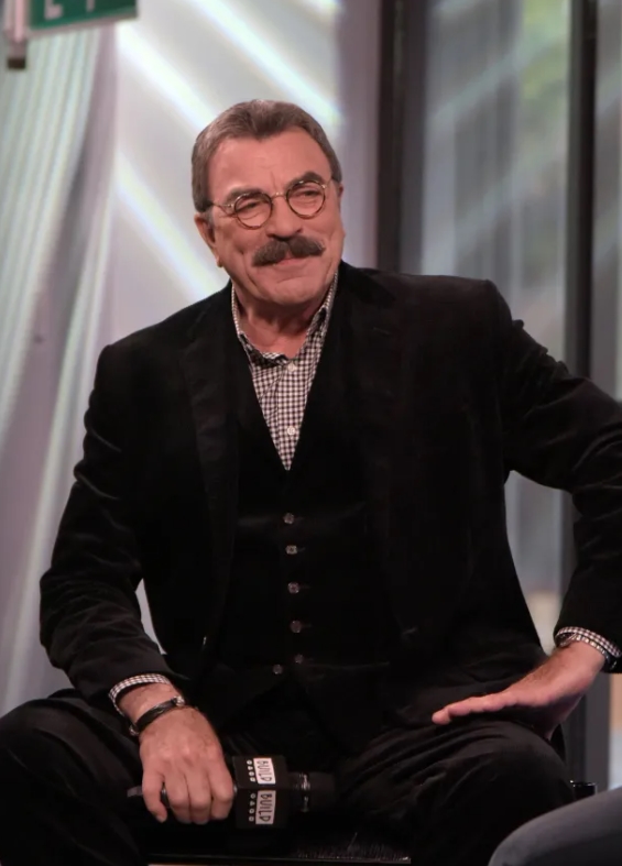 L'acteur dans un rôle plus récent au cinéma ou à la télévision