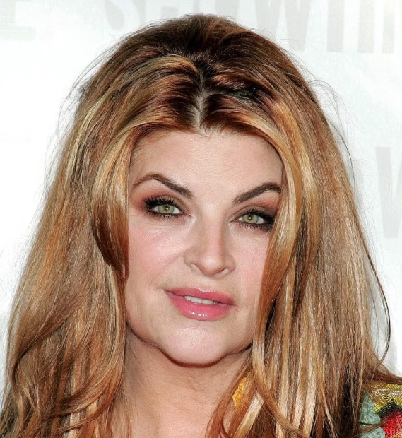 Kirstie Alley souriante