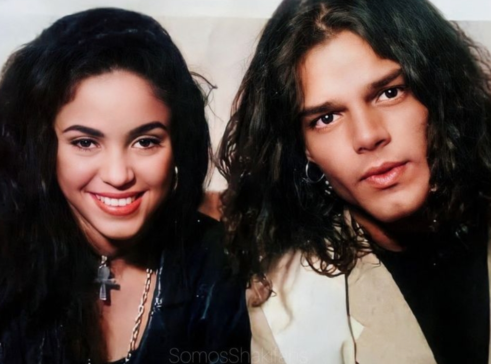 Photo de Ricky Martin jeune, souriant et charismatique, probablement issue de sa période Menudo