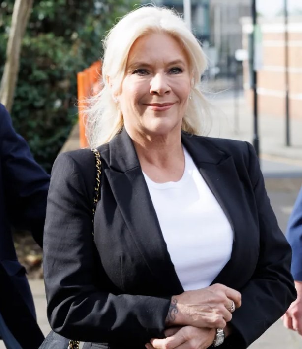 Samantha Fox sur scène ou en promo musicale dans les années 80