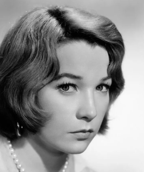 Shirley MacLaine en pleine réflexion