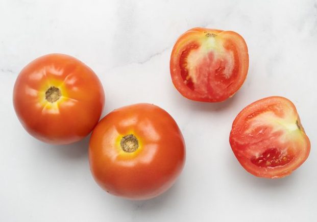 Trois gestes simples pour repérer les tomates vraiment mûries au soleil