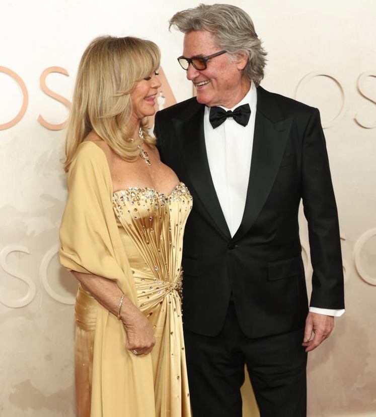 Ils filent le parfait amour depuis 40 ans sans jamais se passer la bague au doigt : ce couple star défie toutes les conventions hollywoodiennes