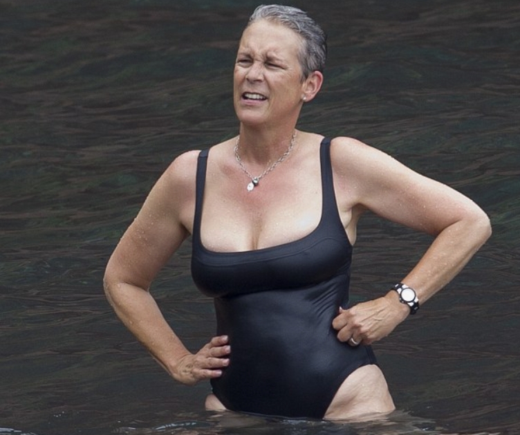 Jamie Lee Curtis jeune, posant pour un magazine sans retouches