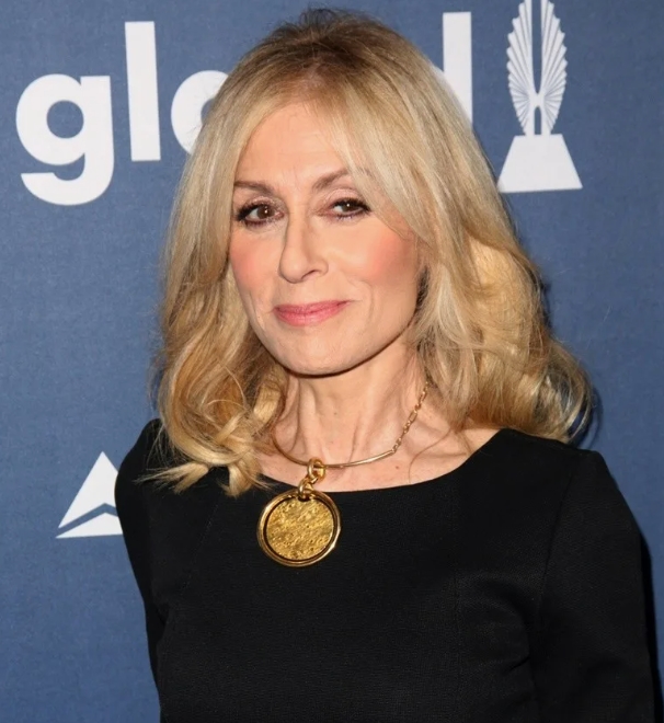 Judith Light souriante, photo promotionnelle récente