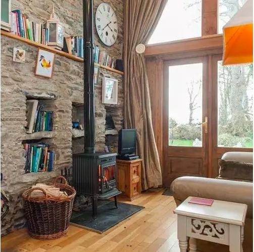 Espace détente avec cheminée