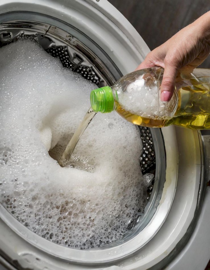 Vinaigre blanc utilisé pour l'entretien du linge