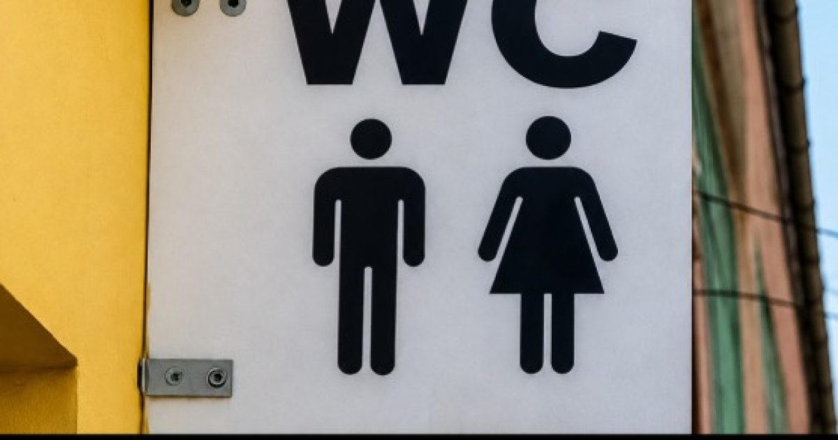 WC : voici enfin ce que signifient vraiment ces deux lettres qu'on voit partout