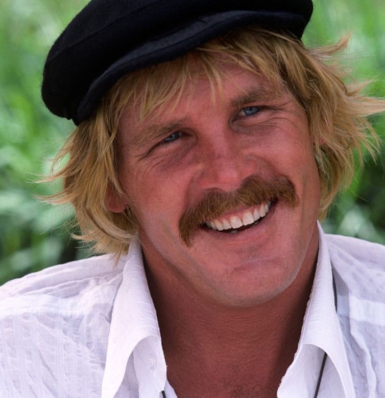 De l’icône des seventies au sage de Malibu : l’incroyable métamorphose de Nick Nolte que personne n’a reconnu